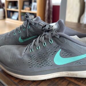 Nike Men's Gray and Teal Athletic Shoes